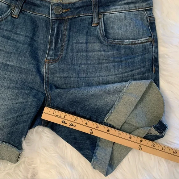 Kut from the Kloth Catherine Boyfriend Jean Shorts Size 8 Cuffed Distressed - Picture 9 of 16